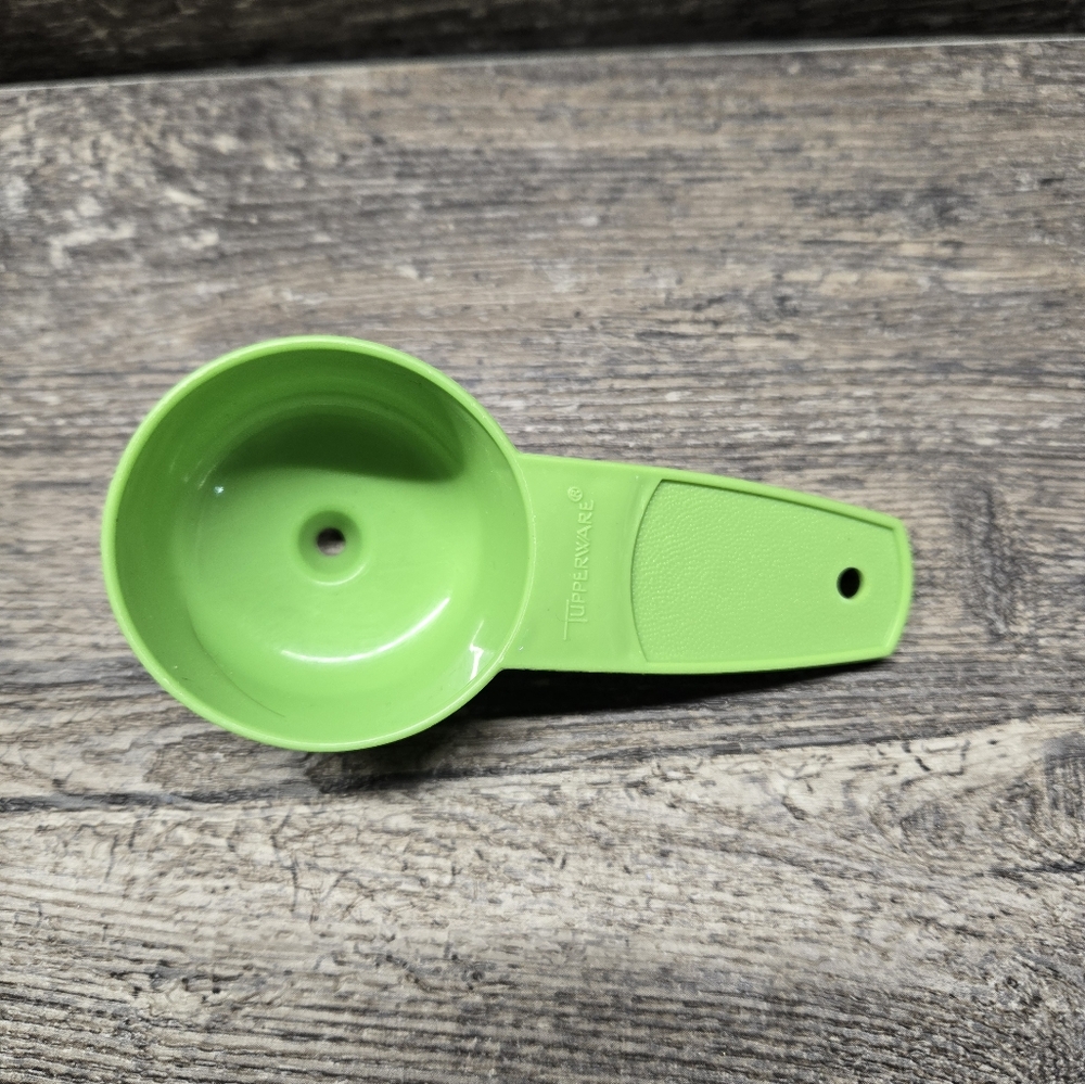 Vintage Tupperware‎ Mini Funnel Green 877-2